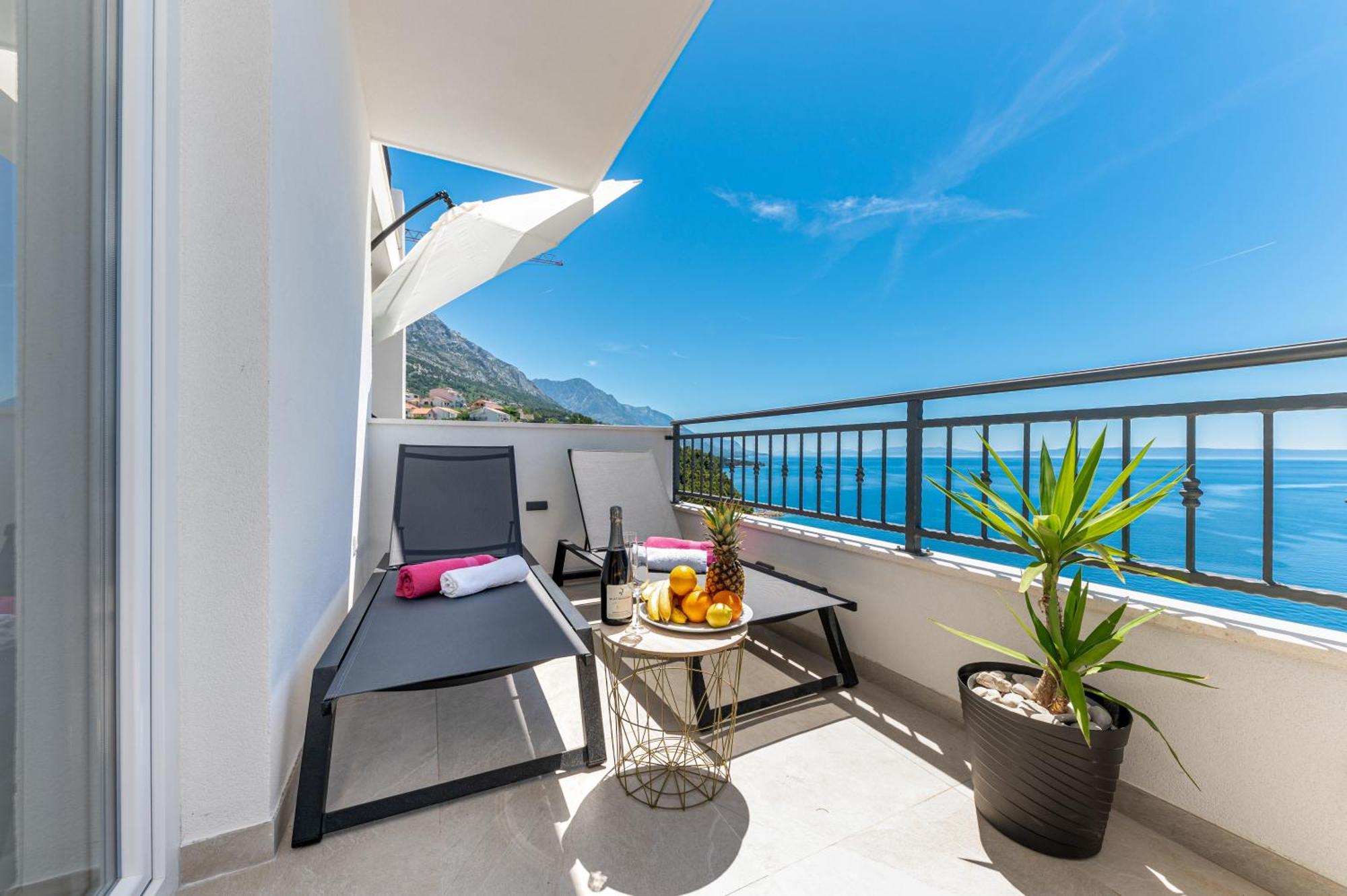 Seaview Apartments Nives Брела Экстерьер фото