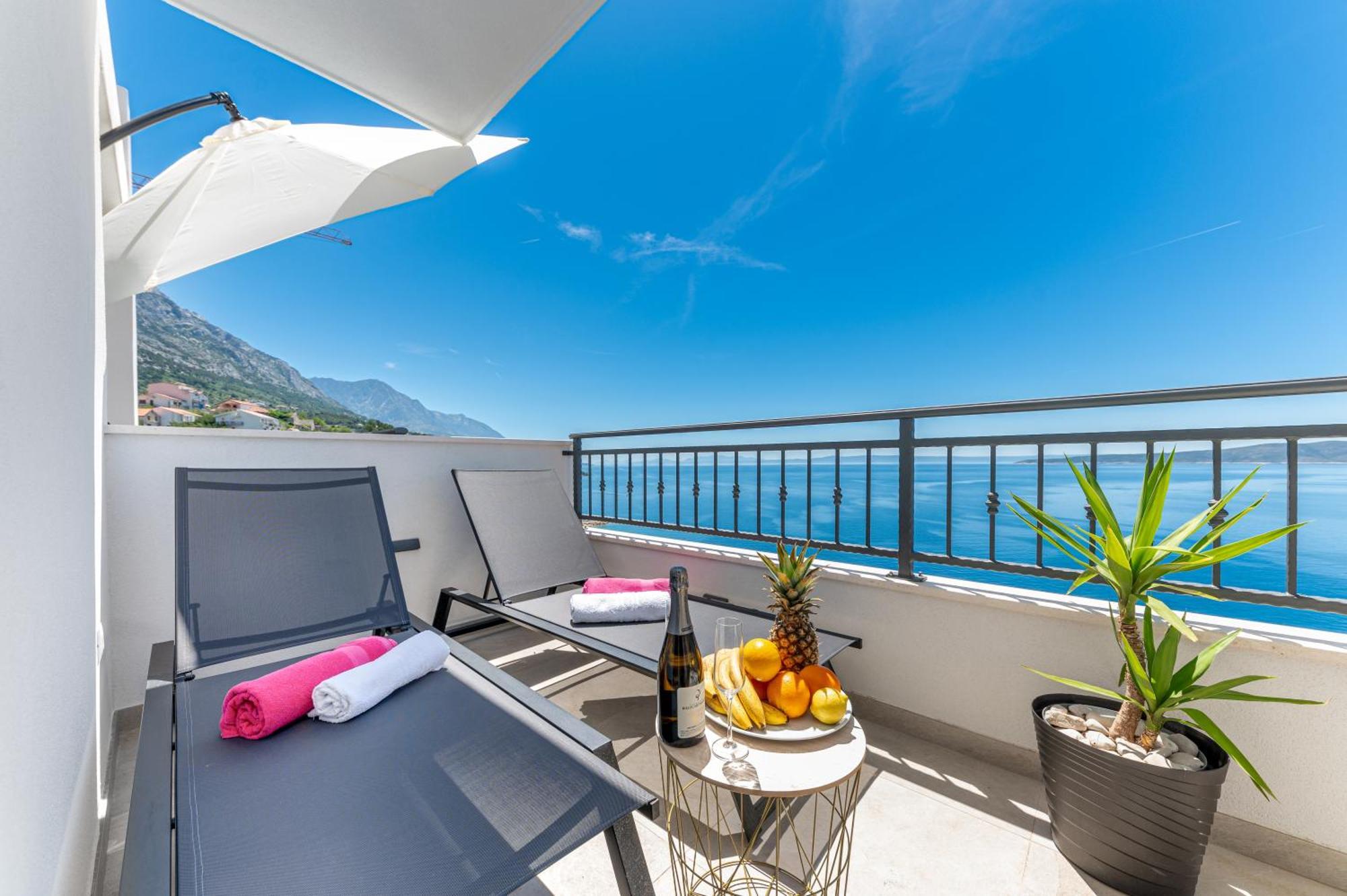 Seaview Apartments Nives Брела Экстерьер фото
