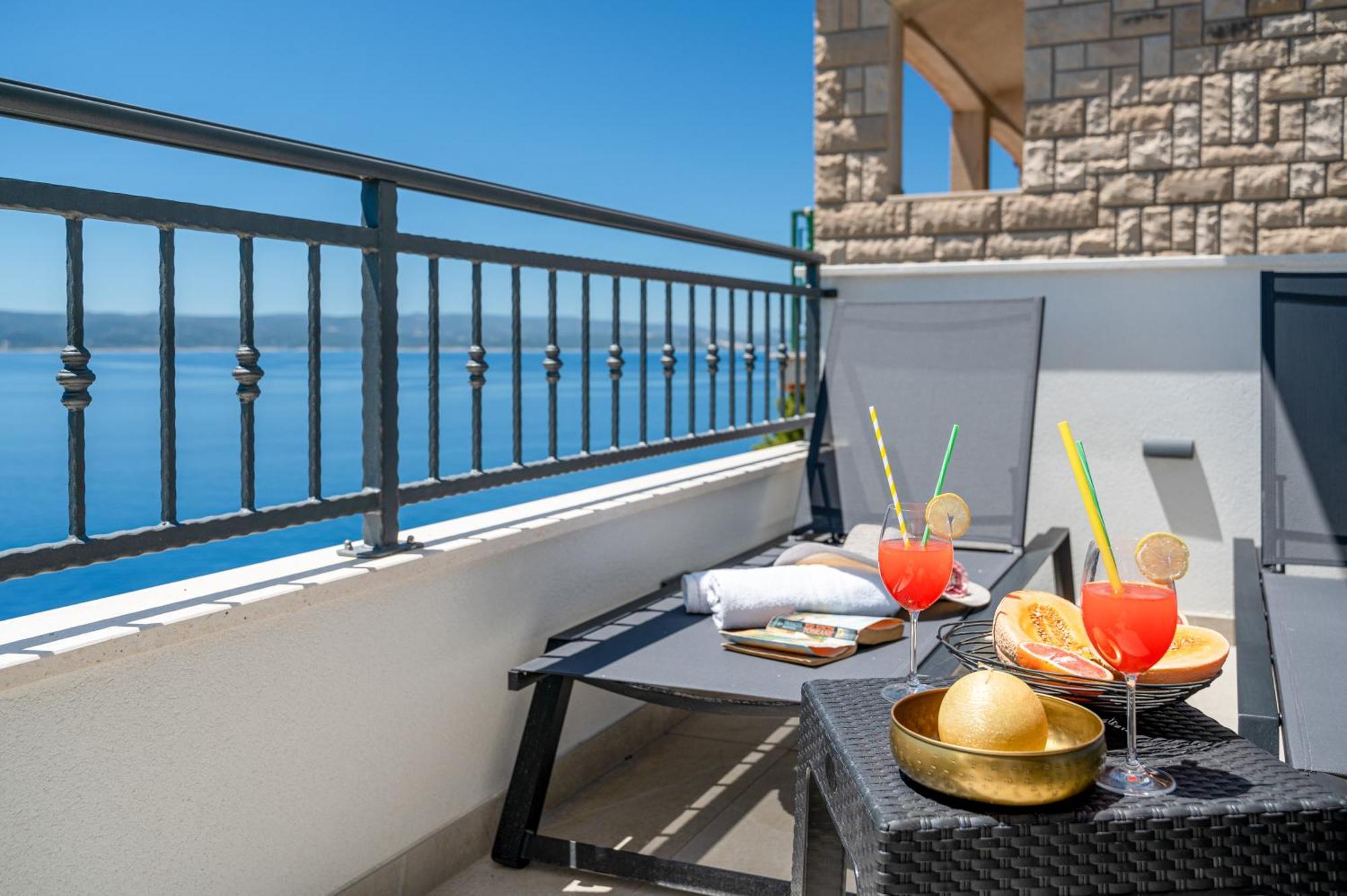 Seaview Apartments Nives Брела Экстерьер фото