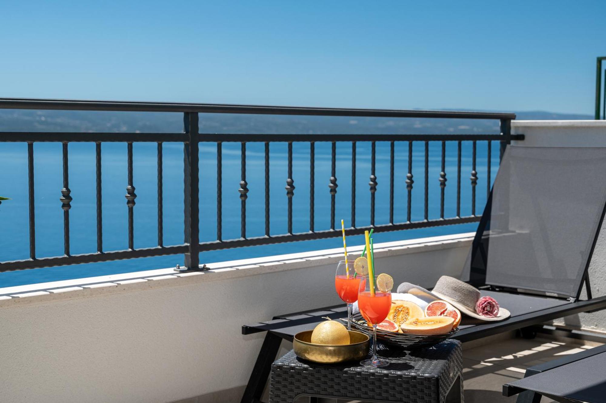 Seaview Apartments Nives Брела Экстерьер фото